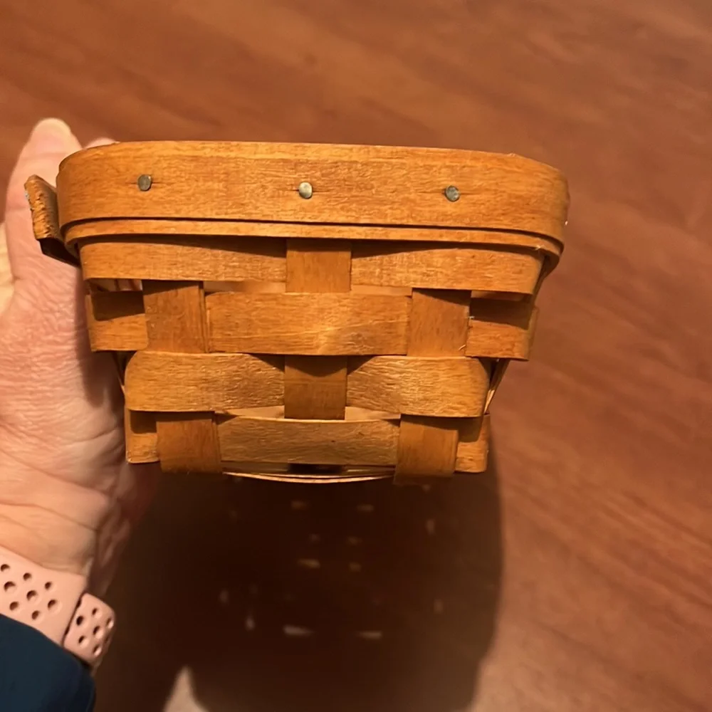 Vintage Longaberger bread basket 1993